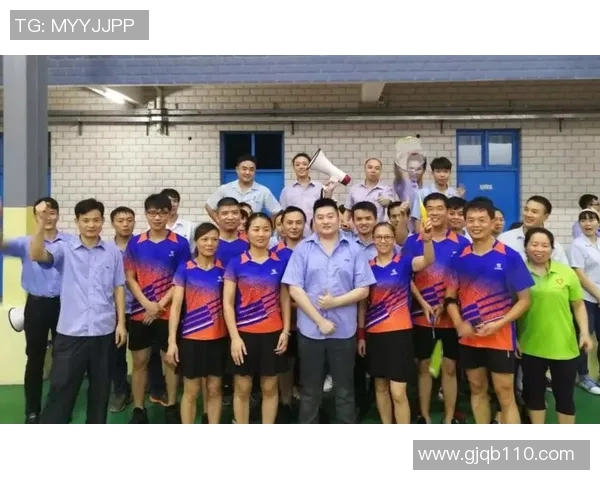 上海羽毛球队配合策略分析与战术探讨助力团队竞技水平提升 上海羽毛球队配合策略分析与战术探讨助力团队竞技水平提升