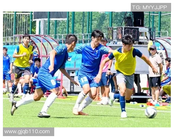 重庆网球队实力引发热议球迷对选手表现和训练方式展开激烈讨论